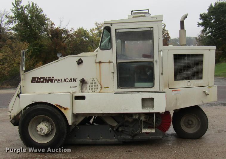 image for item DE5881 1995 Elgin Pelican sweeper