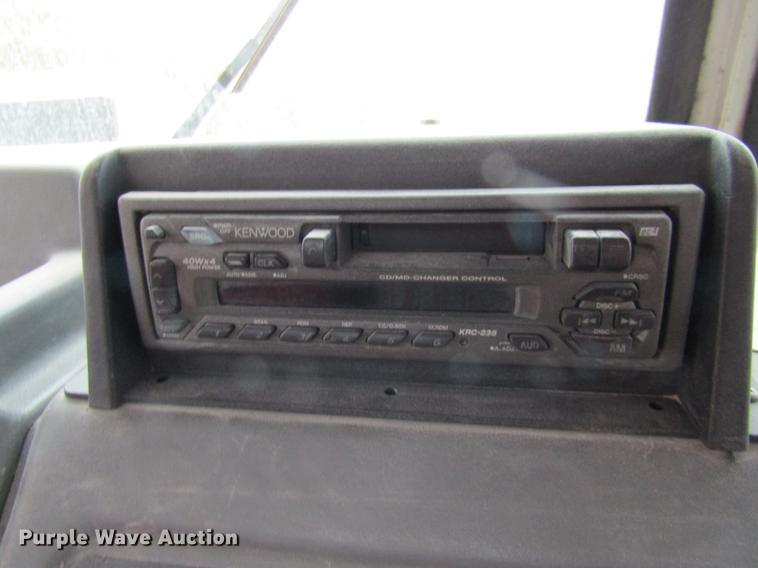 image for item DE5881 1995 Elgin Pelican sweeper