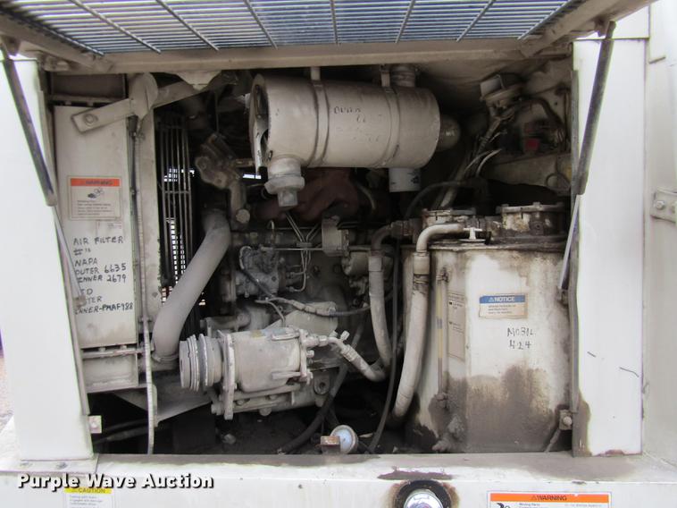 image for item DE5881 1995 Elgin Pelican sweeper