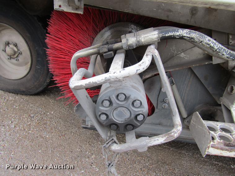 image for item DE5881 1995 Elgin Pelican sweeper