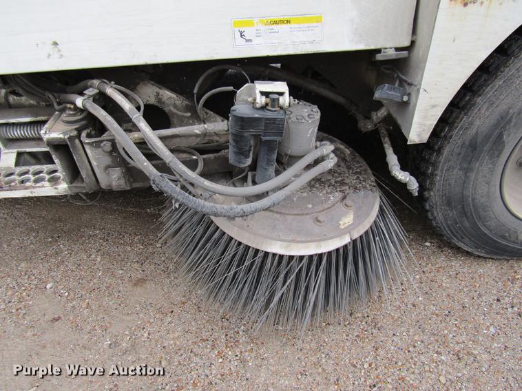 image for item DE5881 1995 Elgin Pelican sweeper