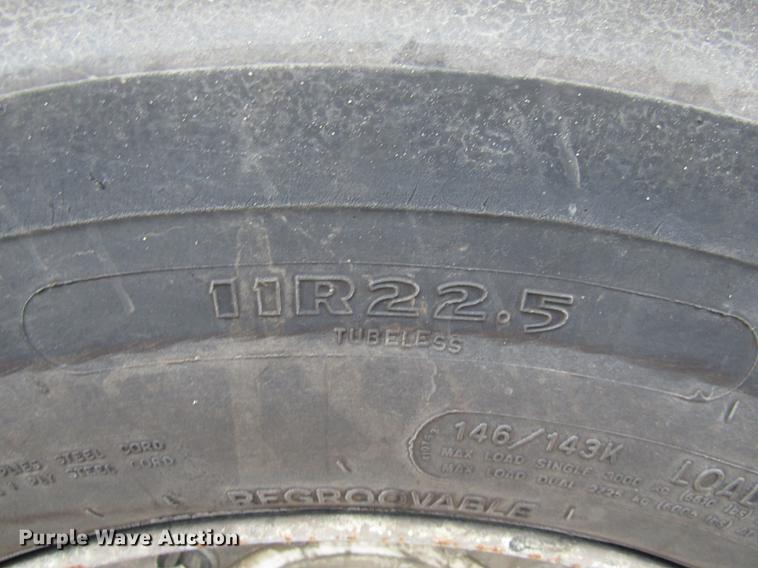 image for item DE5881 1995 Elgin Pelican sweeper