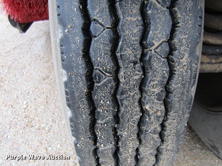 image for item DE5881 1995 Elgin Pelican sweeper