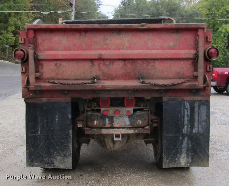 image for item DE5882 1990 Ford F800 dump truck