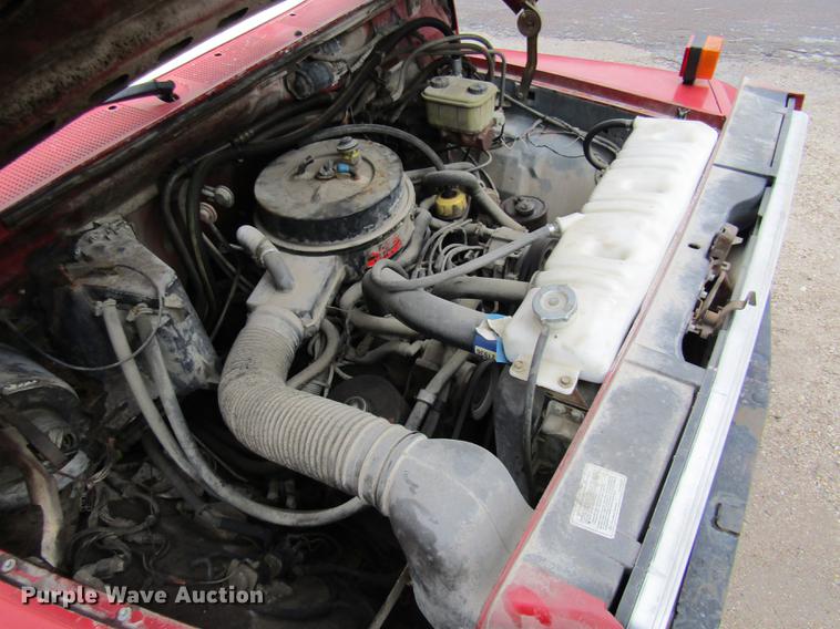 image for item DE5882 1990 Ford F800 dump truck