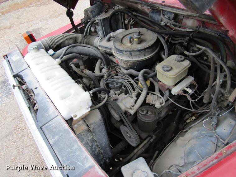 image for item DE5882 1990 Ford F800 dump truck