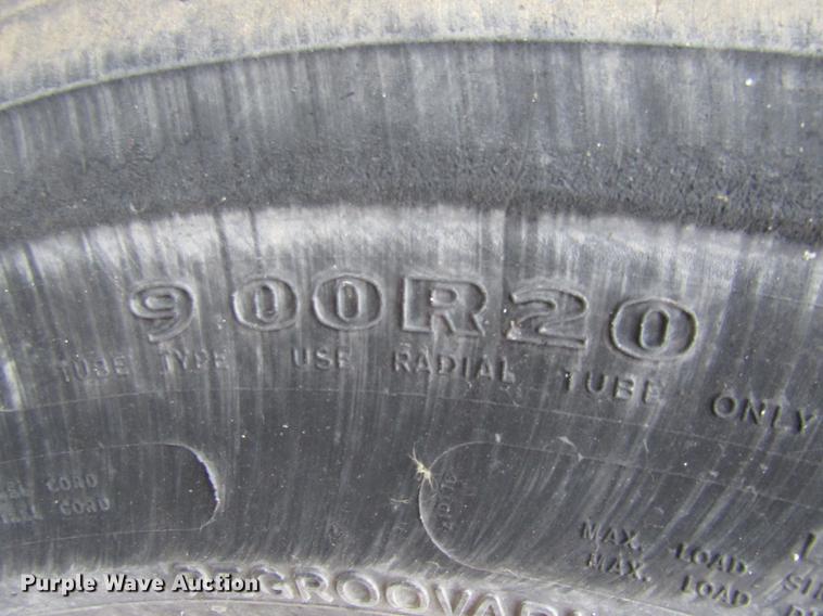 image for item DE5882 1990 Ford F800 dump truck