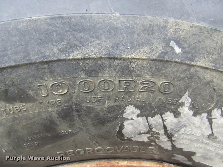 image for item DE5882 1990 Ford F800 dump truck