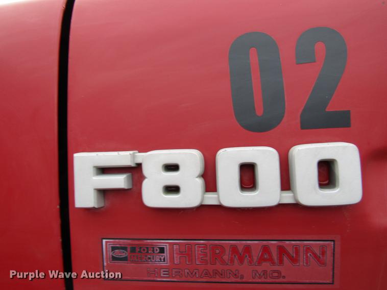 image for item DE5882 1990 Ford F800 dump truck