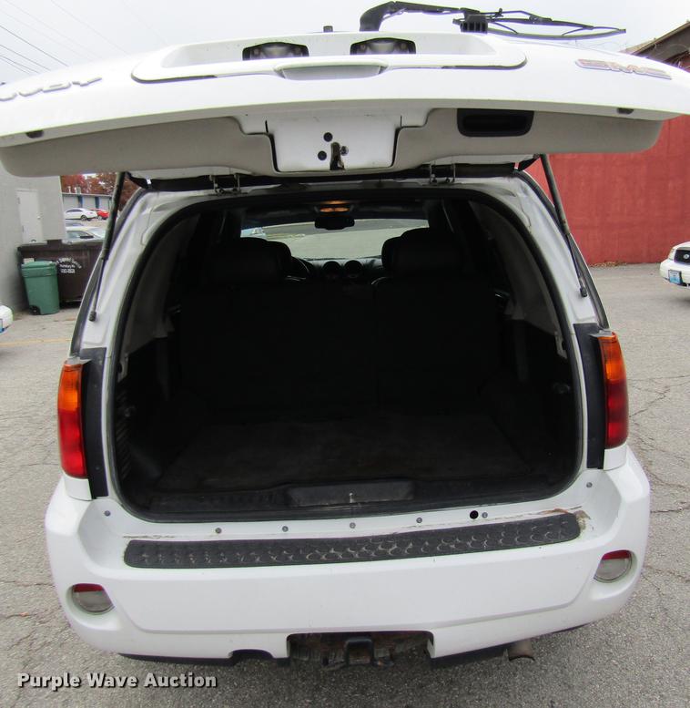 image for item DE5892 2006 GMC Envoy Denali SUV