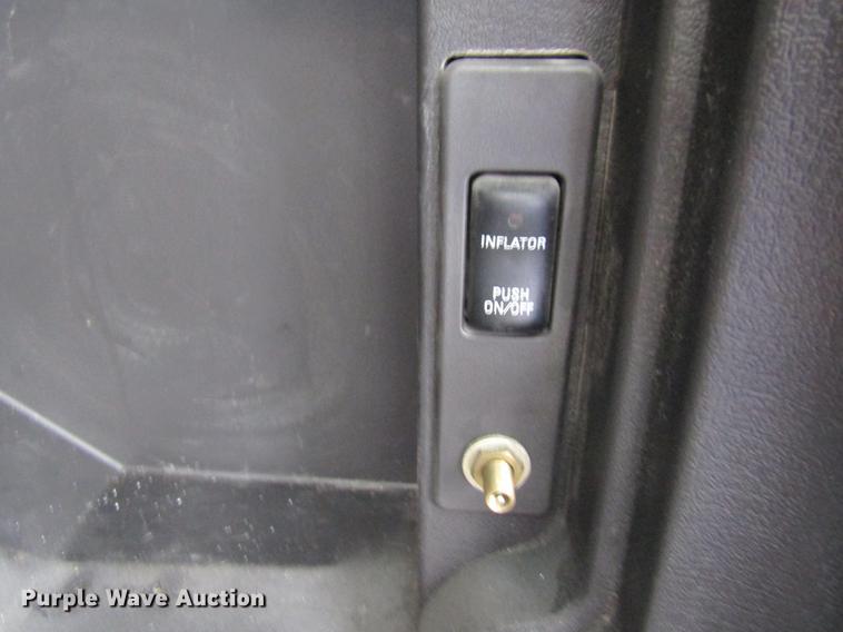 image for item DE5892 2006 GMC Envoy Denali SUV