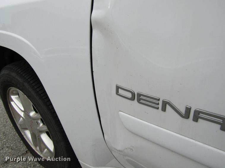 image for item DE5892 2006 GMC Envoy Denali SUV