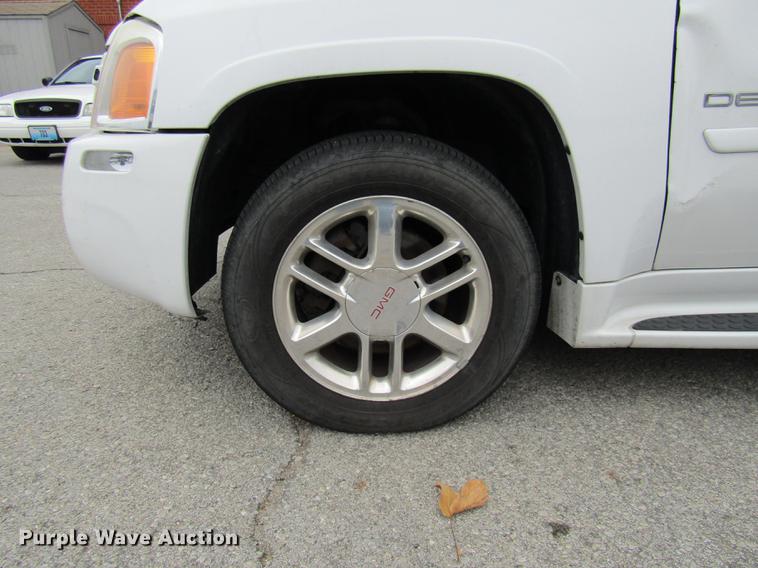 image for item DE5892 2006 GMC Envoy Denali SUV