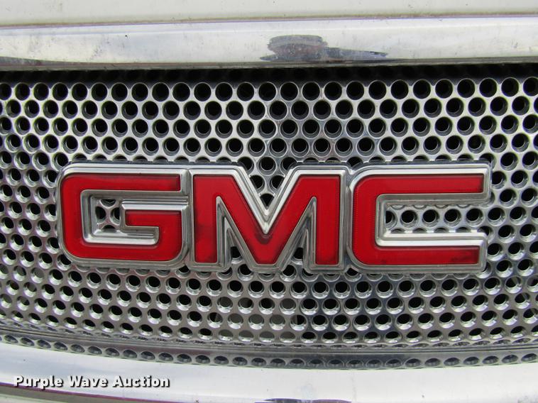 image for item DE5892 2006 GMC Envoy Denali SUV
