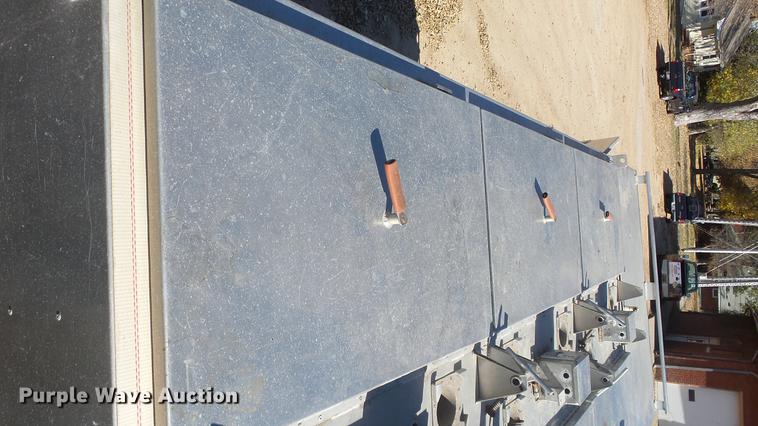 image for item DE7318 1997 GMC C7500 flatbed truck with fish transporter