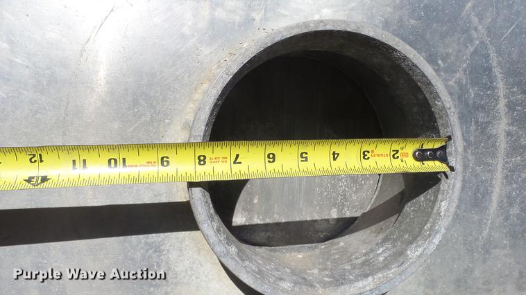 image for item DE7318 1997 GMC C7500 flatbed truck with fish transporter