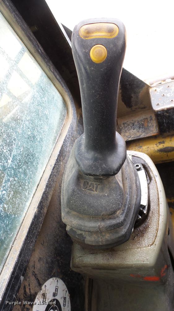 image for item DE7326 2001 Caterpillar 252 skid steer