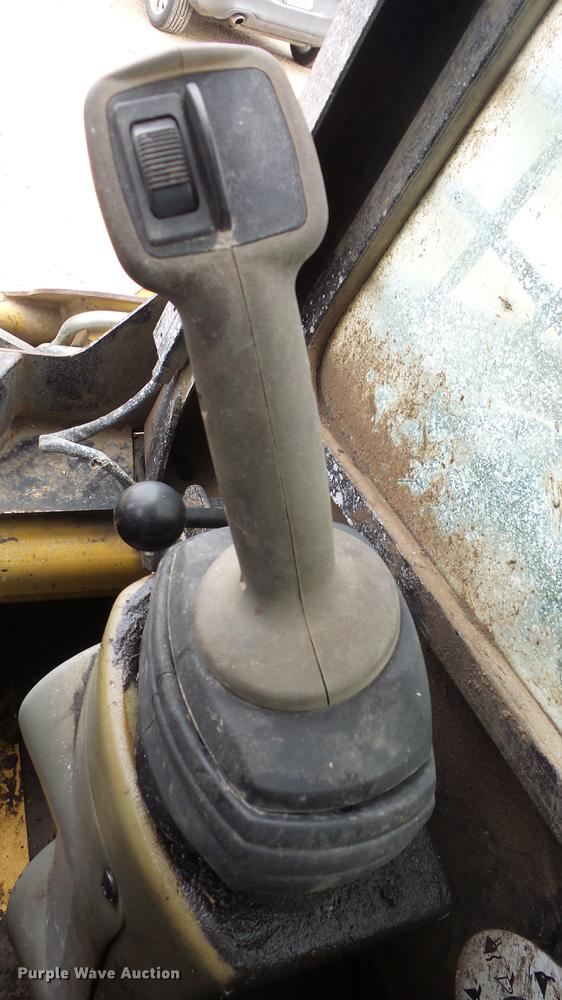 image for item DE7326 2001 Caterpillar 252 skid steer