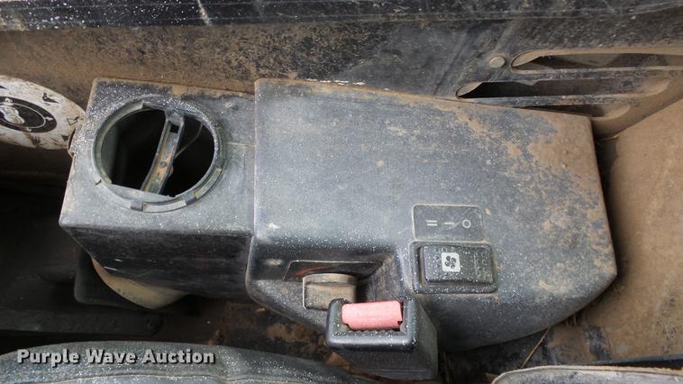 image for item DE7326 2001 Caterpillar 252 skid steer