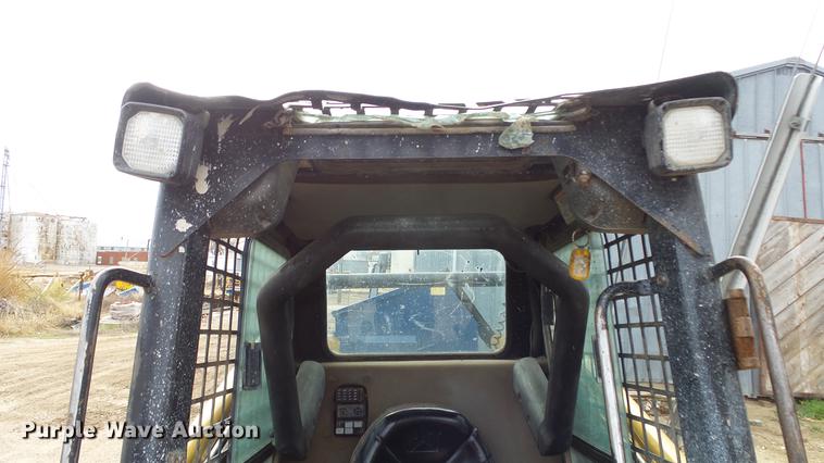 image for item DE7326 2001 Caterpillar 252 skid steer