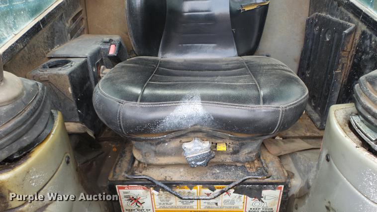 image for item DE7326 2001 Caterpillar 252 skid steer