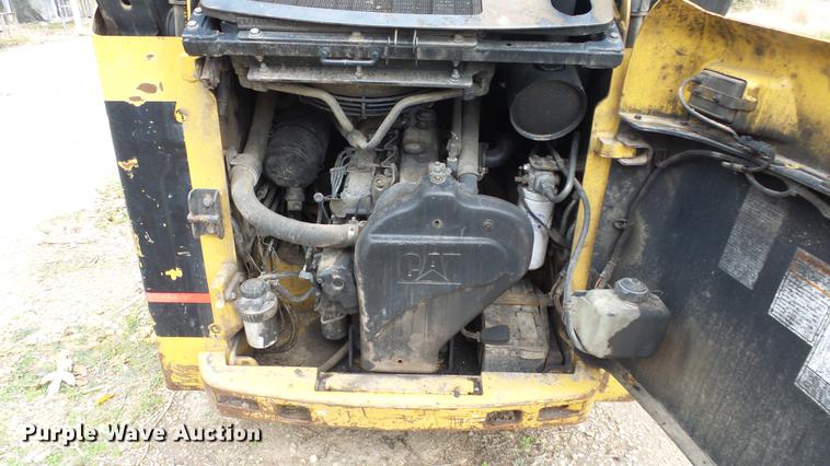 image for item DE7326 2001 Caterpillar 252 skid steer