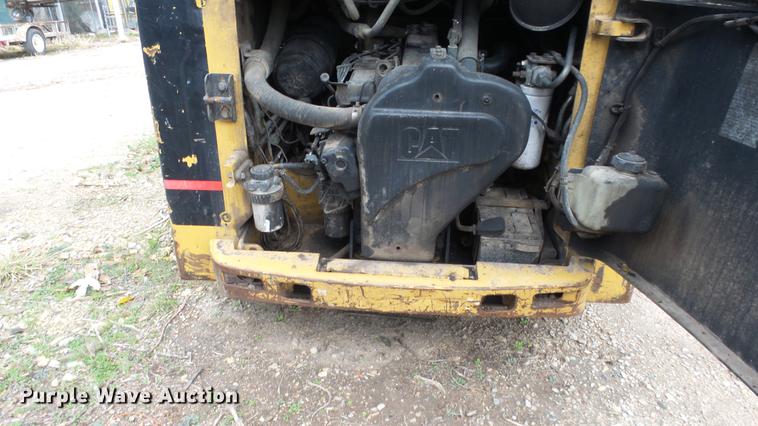 image for item DE7326 2001 Caterpillar 252 skid steer