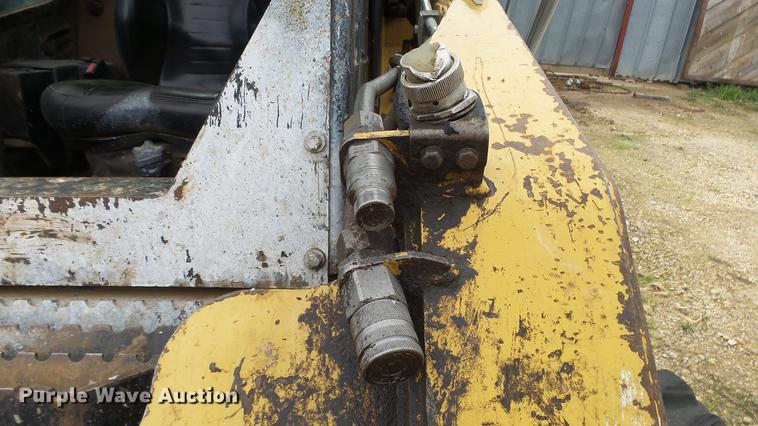 image for item DE7326 2001 Caterpillar 252 skid steer