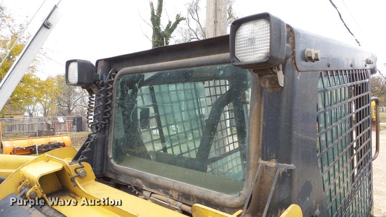 image for item DE7326 2001 Caterpillar 252 skid steer
