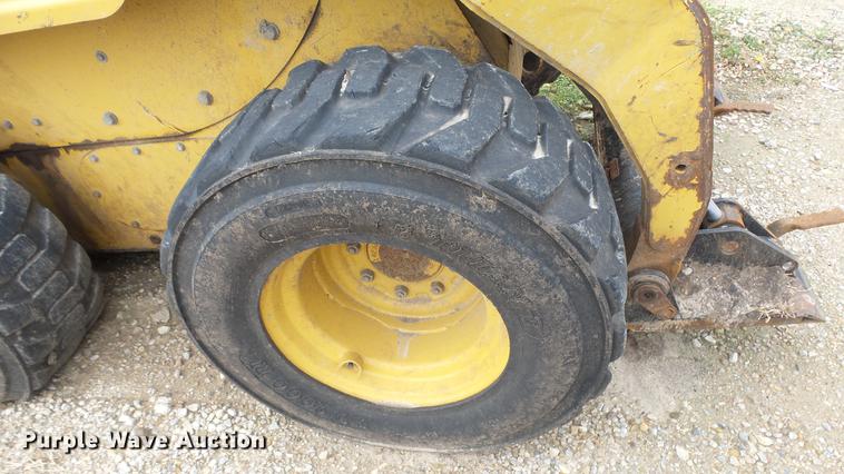 image for item DE7326 2001 Caterpillar 252 skid steer