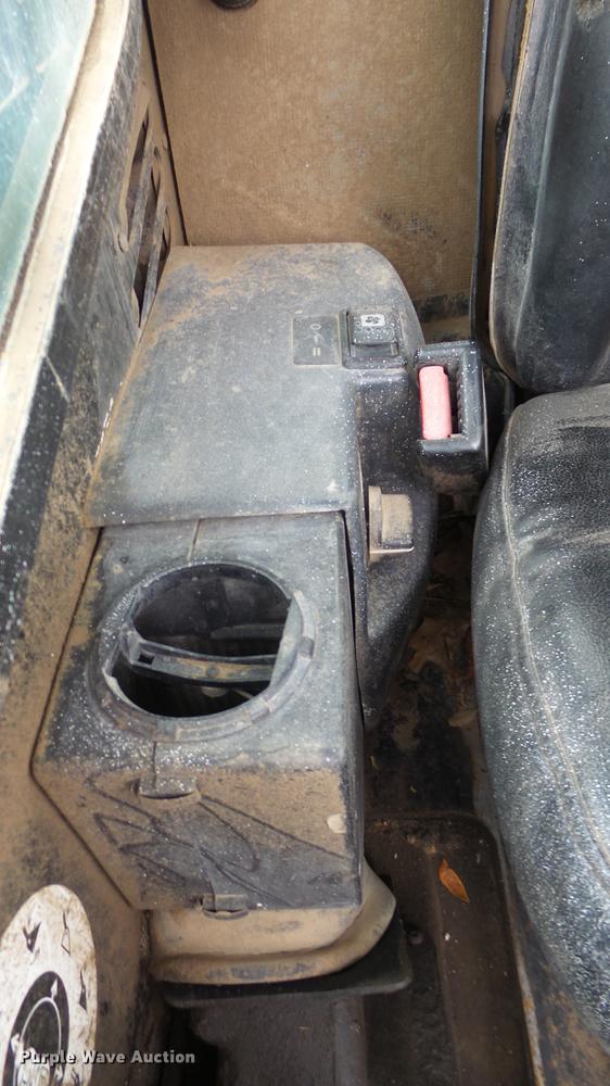 image for item DE7326 2001 Caterpillar 252 skid steer