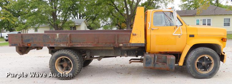 image for item DF1268 1988 GMC C6000 dump flatbed truck