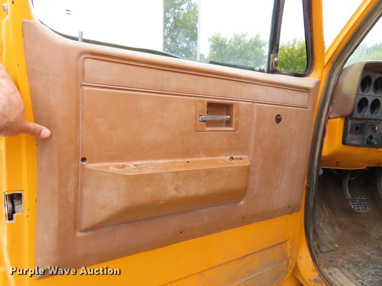 image for item DF1268 1988 GMC C6000 dump flatbed truck