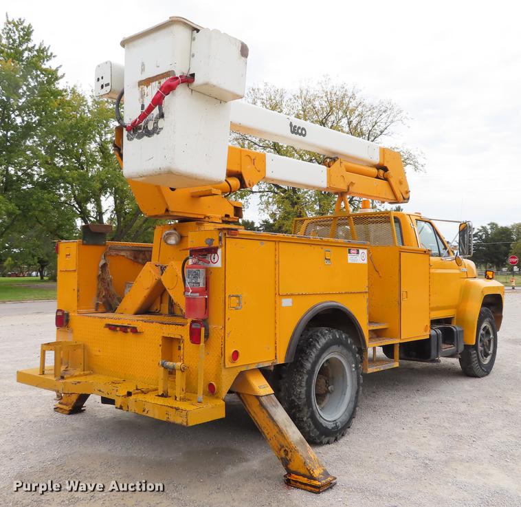 image for item DF1269 1988 Ford F700 bucket truck