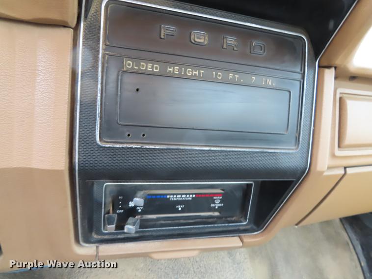 image for item DF1269 1988 Ford F700 bucket truck