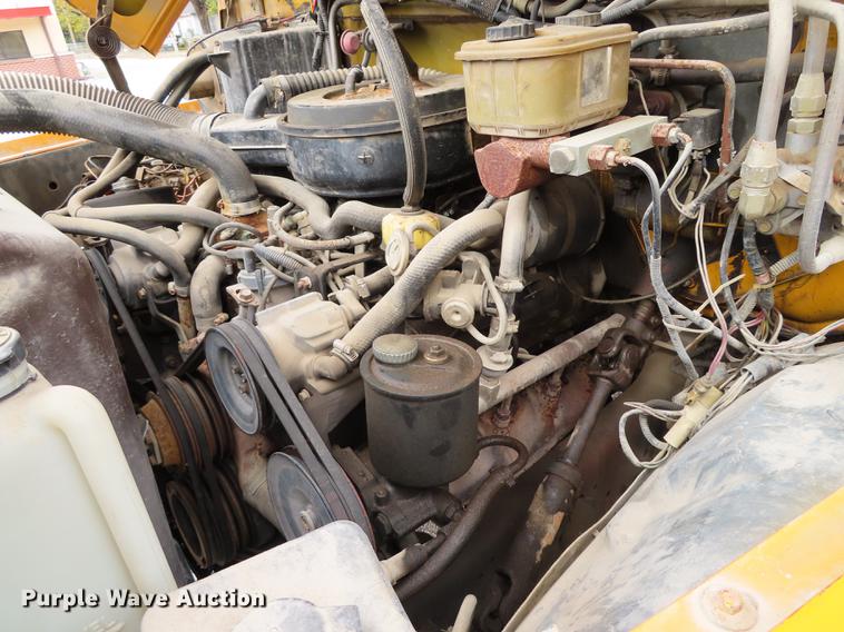 image for item DF1269 1988 Ford F700 bucket truck