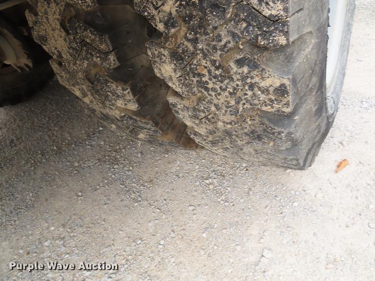 image for item DF1269 1988 Ford F700 bucket truck