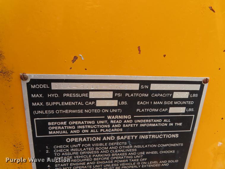 image for item DF1269 1988 Ford F700 bucket truck