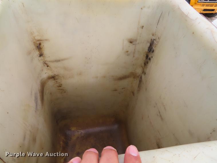 image for item DF1269 1988 Ford F700 bucket truck