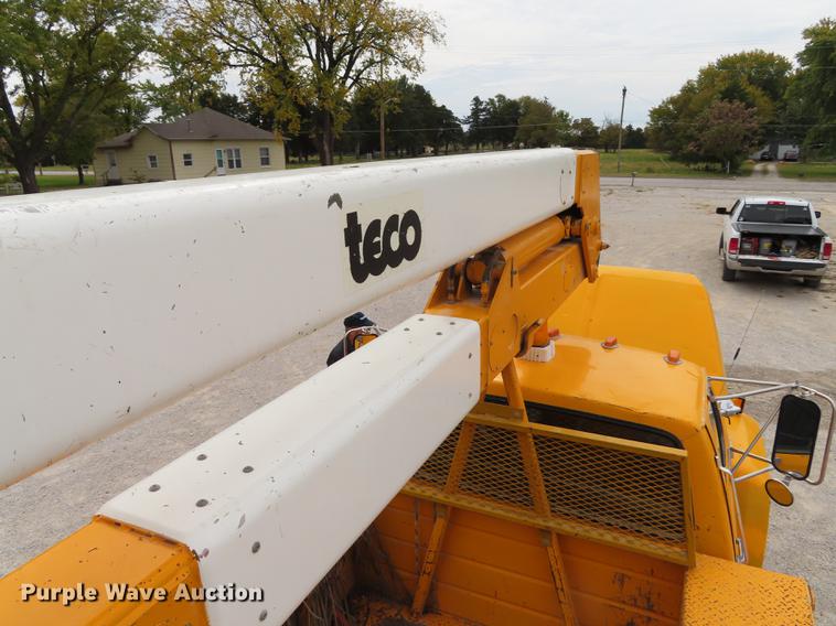 image for item DF1269 1988 Ford F700 bucket truck
