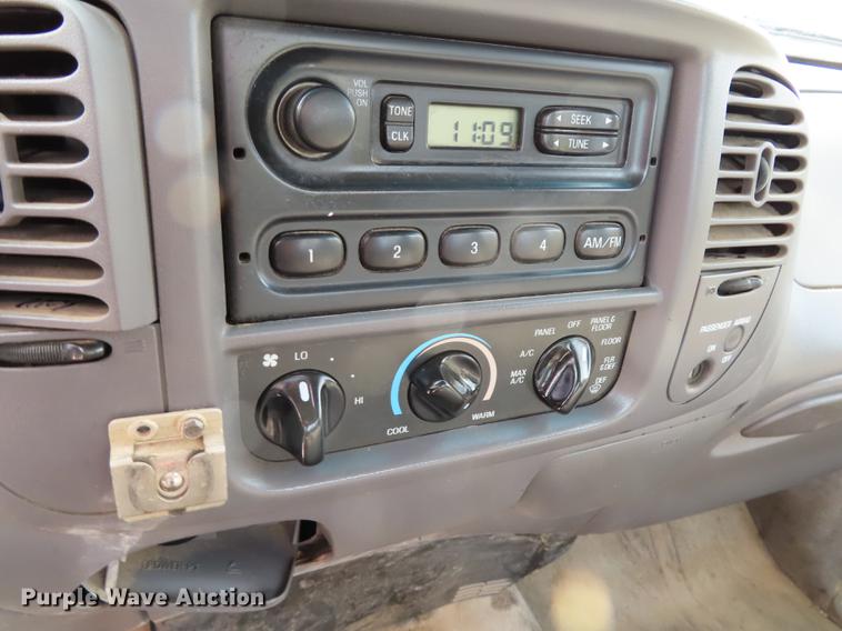 image for item DF1271 2000 Ford F150 pickup truck