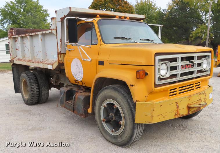 image for item DF1272 1988 GMC C6000 dump truck