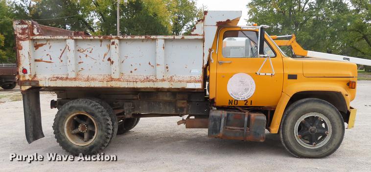image for item DF1272 1988 GMC C6000 dump truck