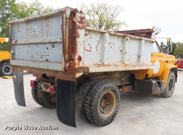 image for item DF1272 1988 GMC C6000 dump truck