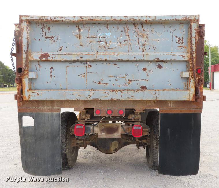 image for item DF1272 1988 GMC C6000 dump truck