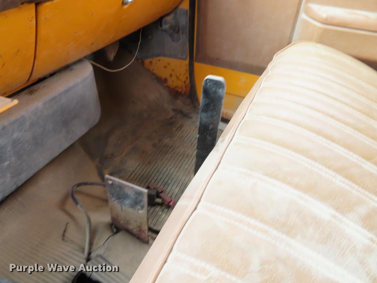 image for item DF1272 1988 GMC C6000 dump truck