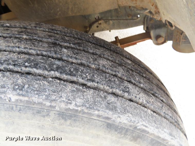 image for item DF1272 1988 GMC C6000 dump truck