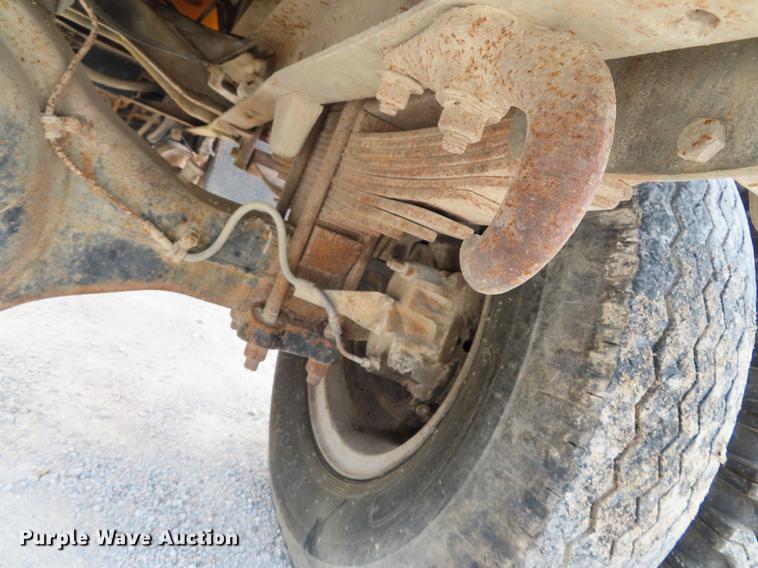 image for item DF1272 1988 GMC C6000 dump truck