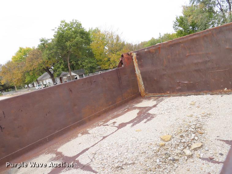 image for item DF1272 1988 GMC C6000 dump truck