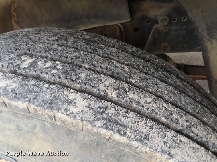 image for item DF1272 1988 GMC C6000 dump truck